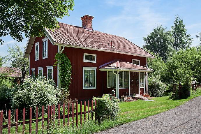 Bild 1: 5 rum villa på Livens Väg 6, Säters kommun Gustafs - Mora By