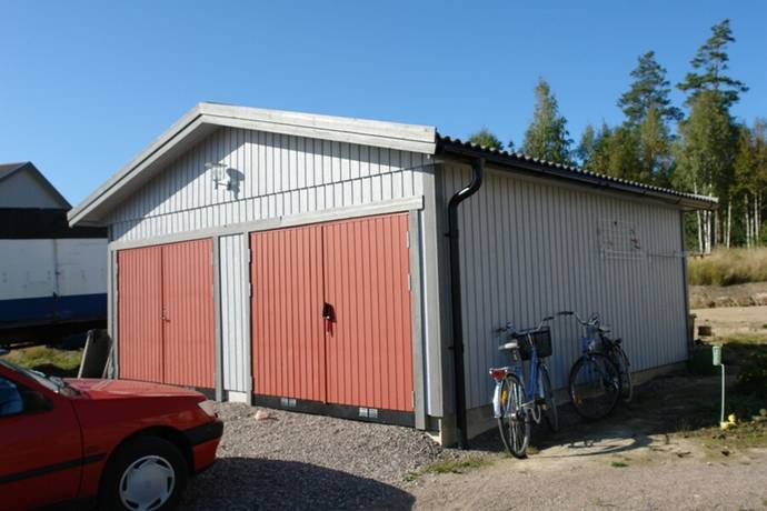 Bild 3: 4 rum radhus på Travarvägen 9, Heby kommun Julmyra Gård