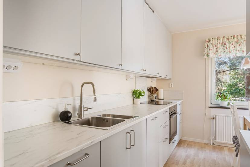Ytskikt Stjärnsundsgatan 11 i Ormkärr, Stockholms kommun - lägenhet till salu ...