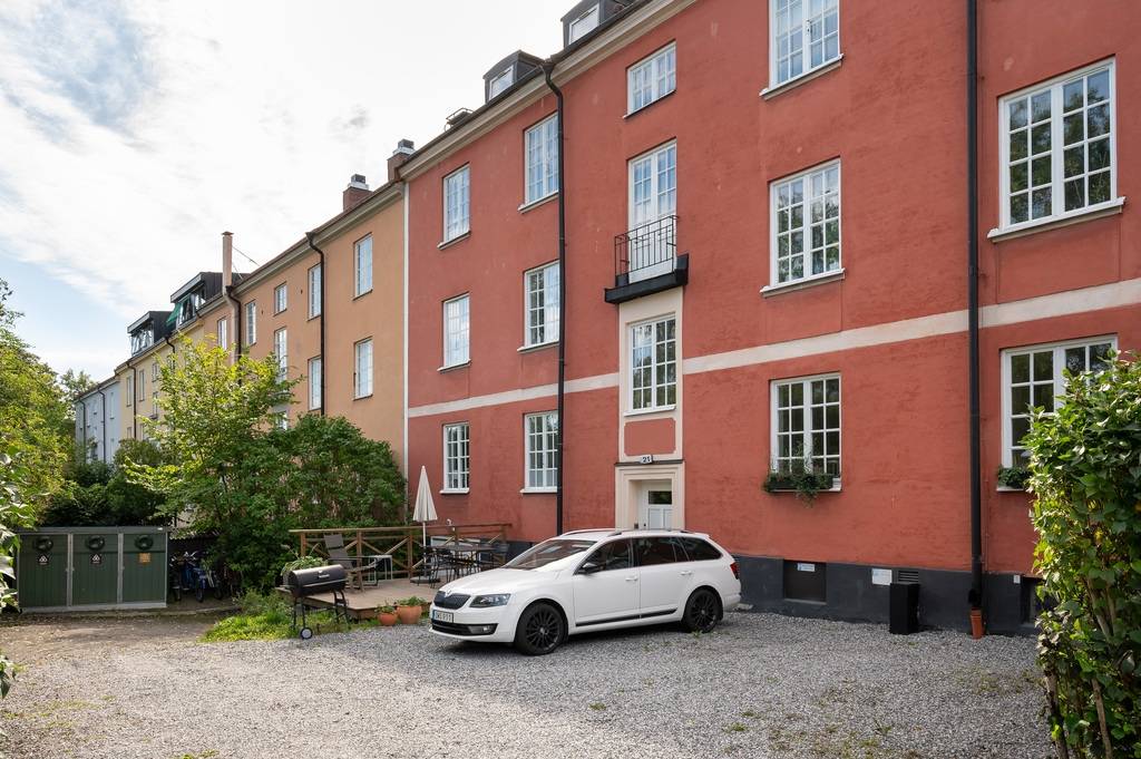 Fasadbild – Lövåsvägen 21 i Bromma