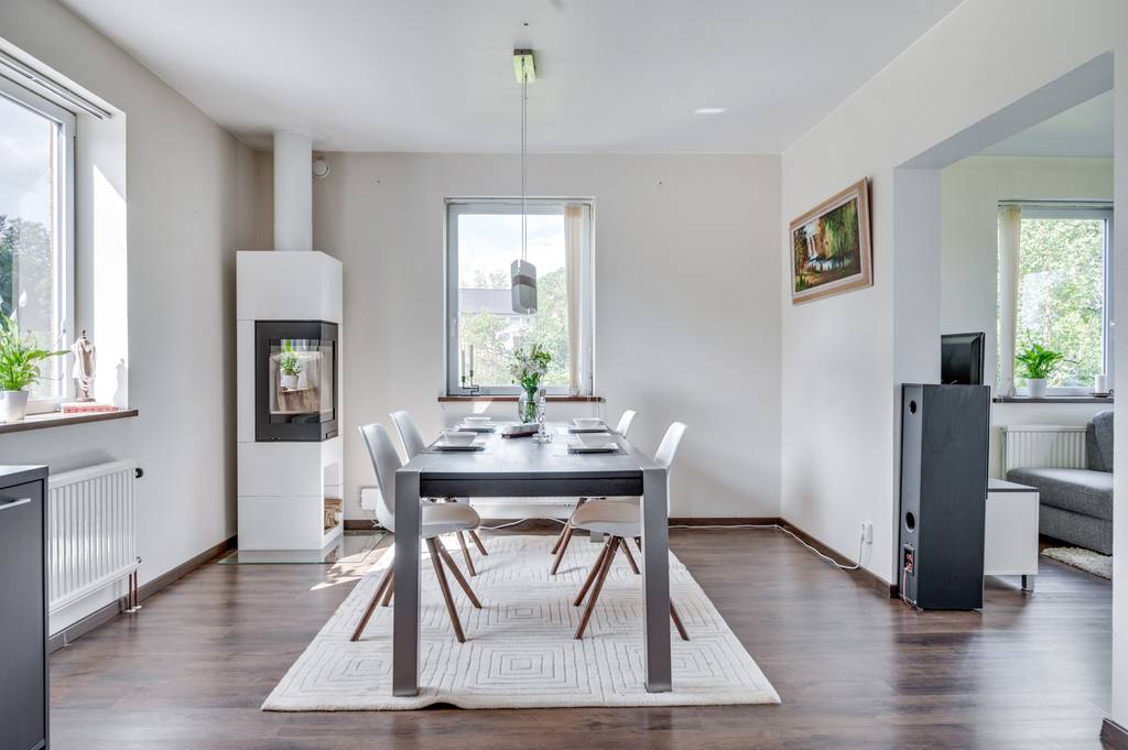 Image inspired by the article "Jordfärger, textil och vintage hemma hos Sarah"