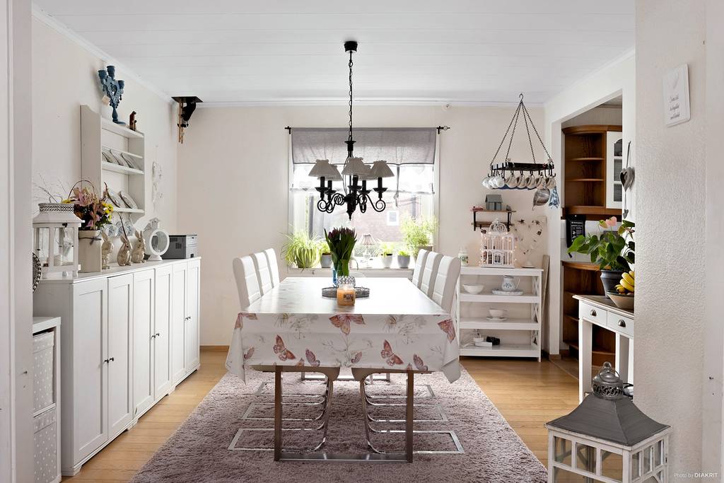 Image inspired by the article "Väskdesignerns bohemchica drömhem är fyllt av inspiration"