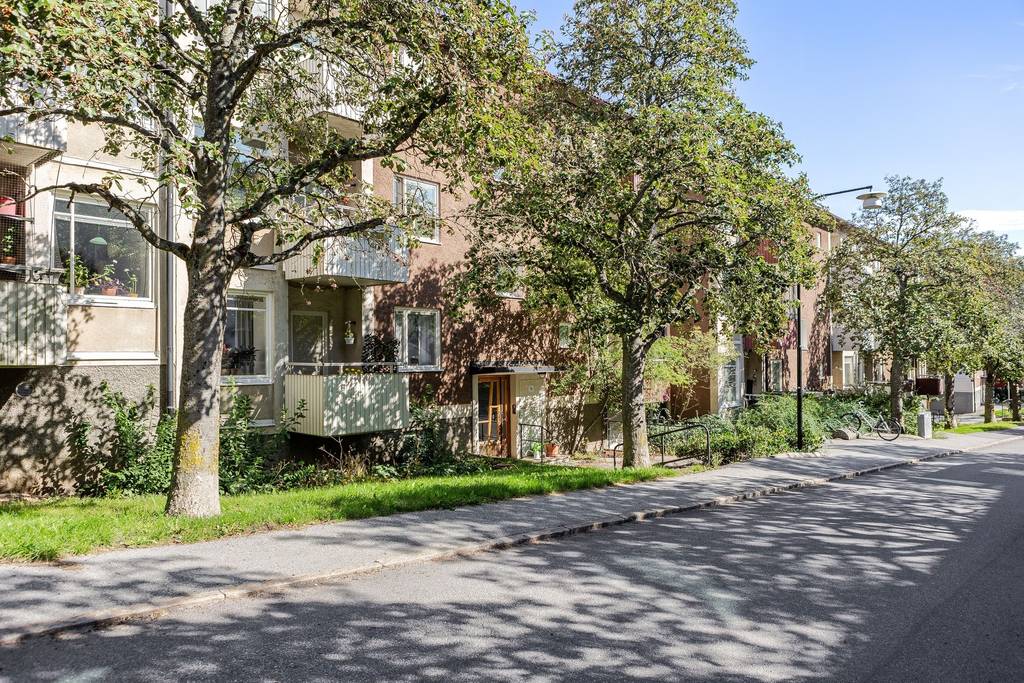 ibsengatan-56-i-bromma-blackeberg-stockholms-kommun-l-genhet-till