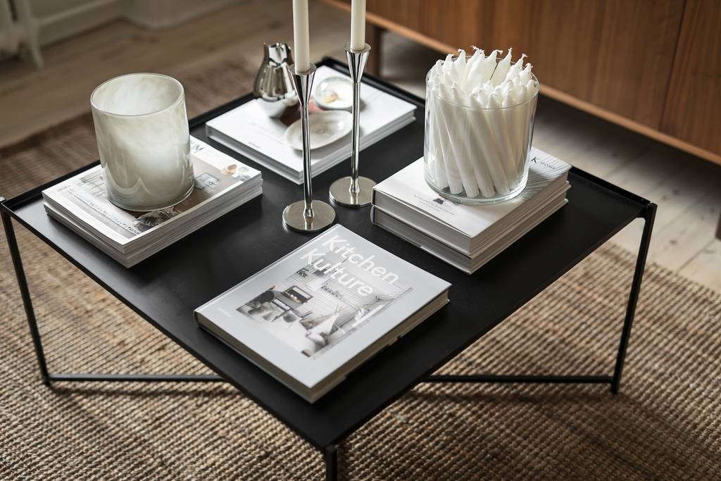 Image inspired by the article "Designklassiker, DIY och naturfärger hemma hos inredaren i Göteborg"