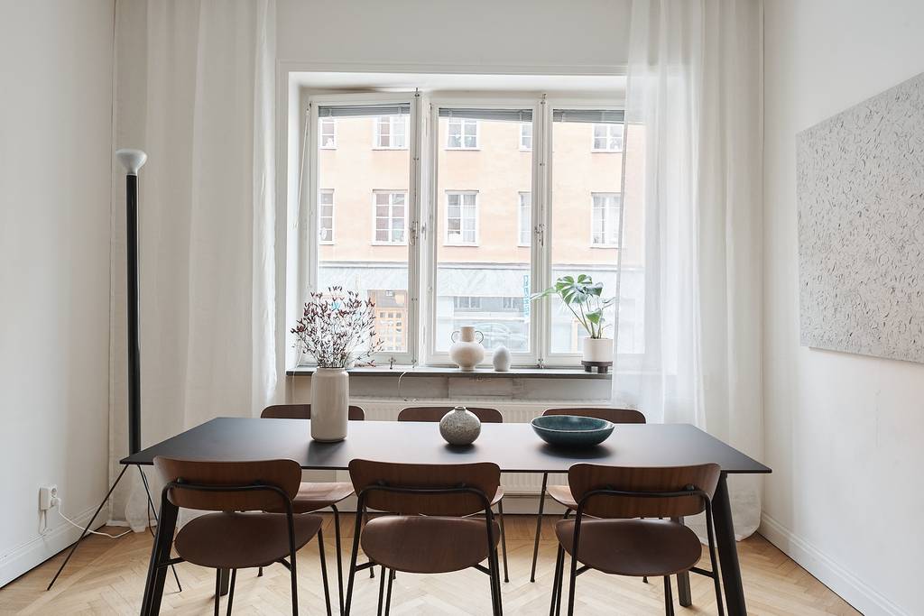 Image inspired by the article "Designklassiker, DIY och naturfärger hemma hos inredaren i Göteborg"