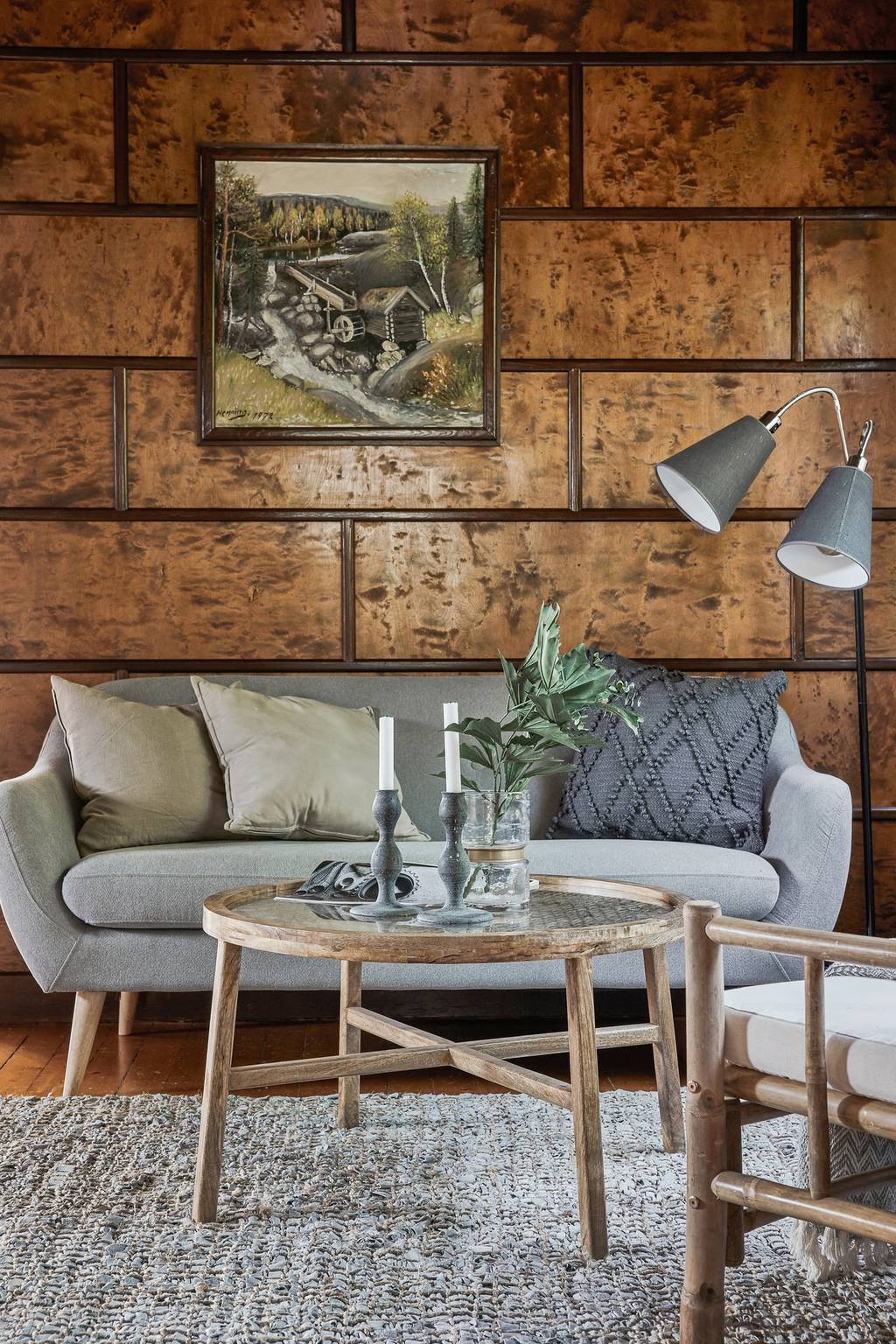 Image inspired by the article "Färingsöhuset bjuder på designklassiker, tavelvägg och gröna växter"