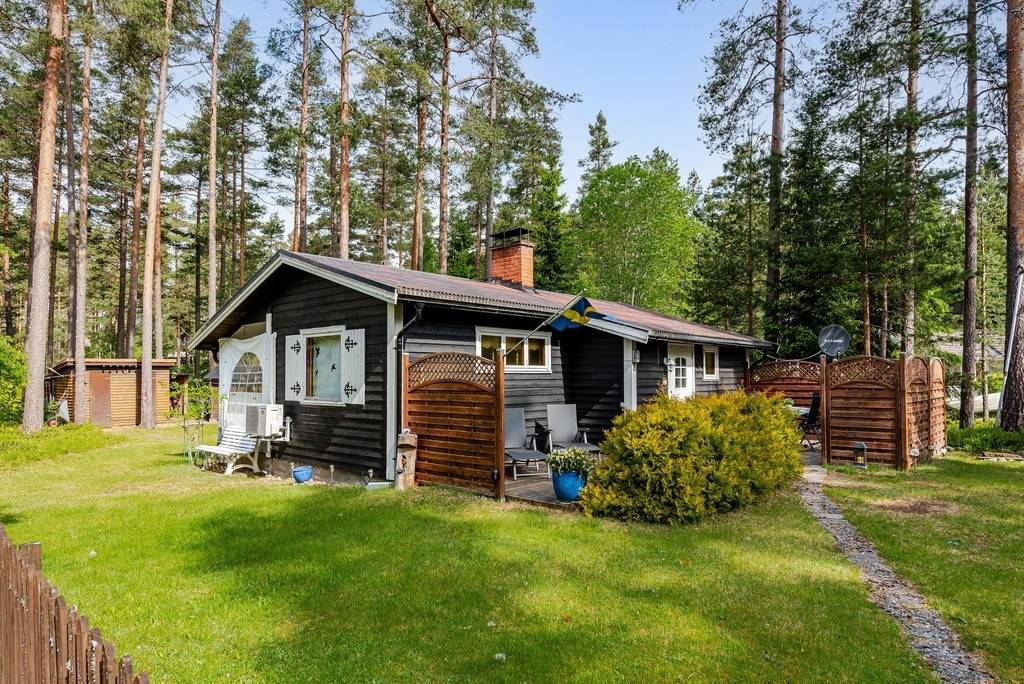 Bredsjön Blåbärsstigen 8 i Hökensås, Tidaholms kommun - fritidshus till ...