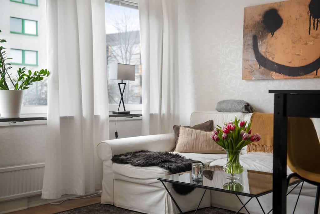 Image inspired by the article "Väskdesignerns bohemchica drömhem är fyllt av inspiration"