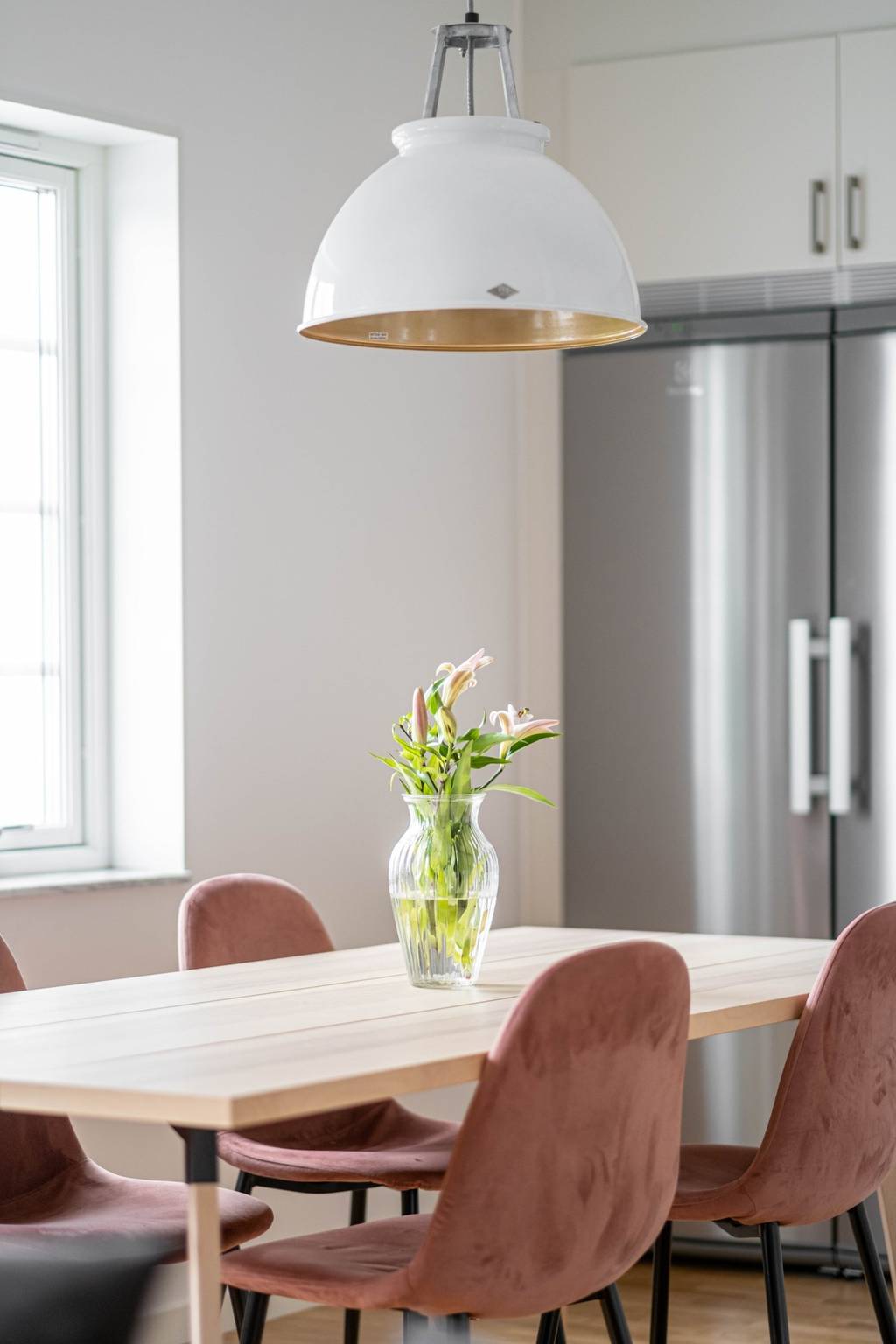 Image inspired by the article "Designklassiker, DIY och naturfärger hemma hos inredaren i Göteborg"