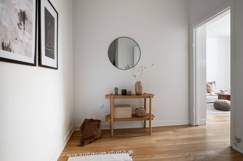 Möblerbar hall – plats för hemmakontor