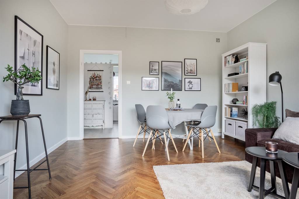 Image inspired by the article "Jordfärger, textil och vintage hemma hos Sarah"