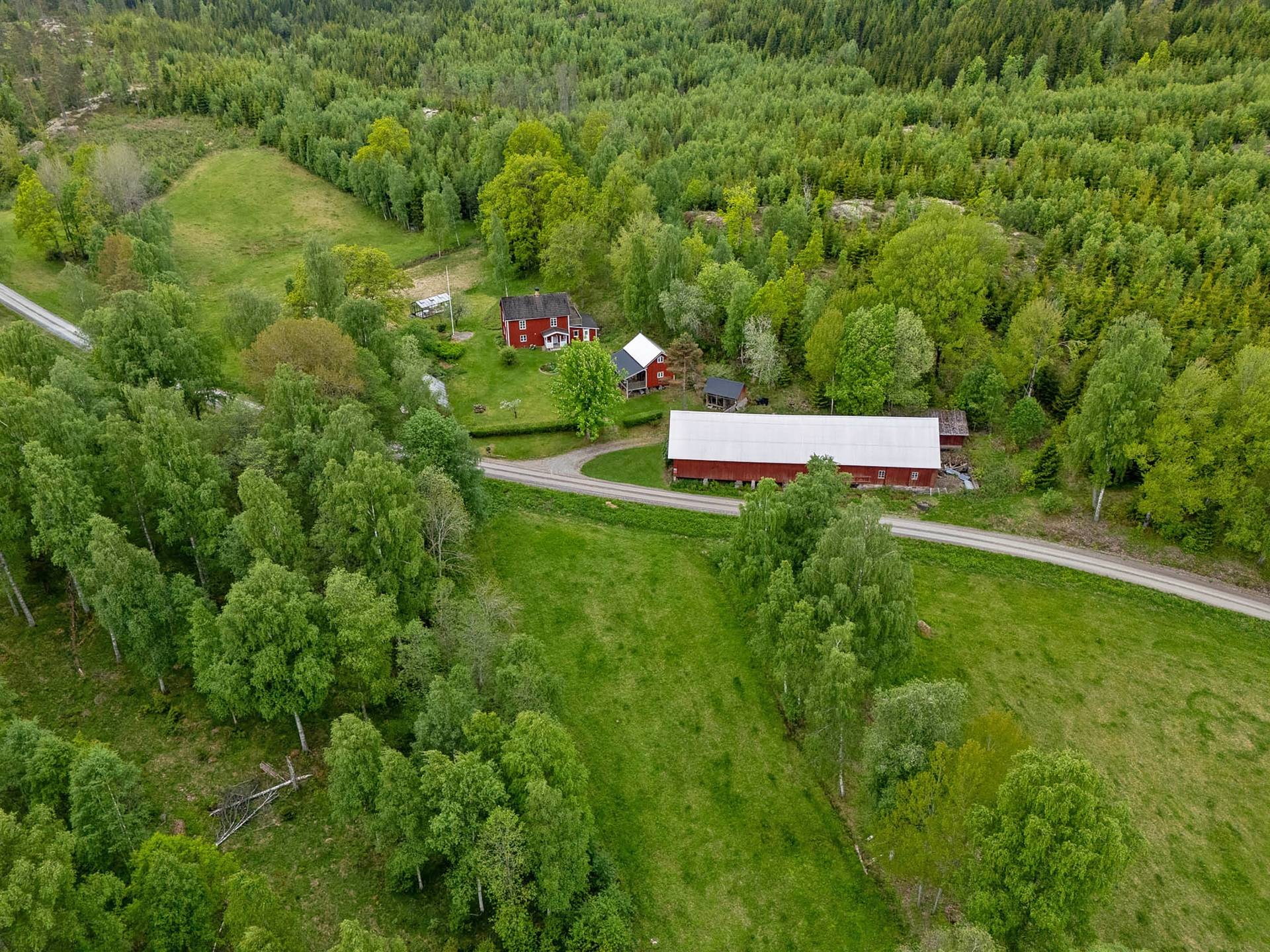 Gård med jordbruk på Asslebyn Skarpa Bengtsfors kommun - bild 34