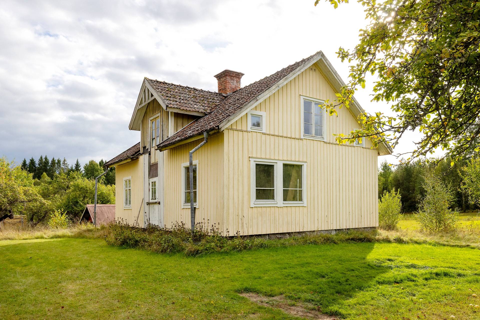 Gård med skogsbruk på Skogalund Lekebergs kommun - bild 2