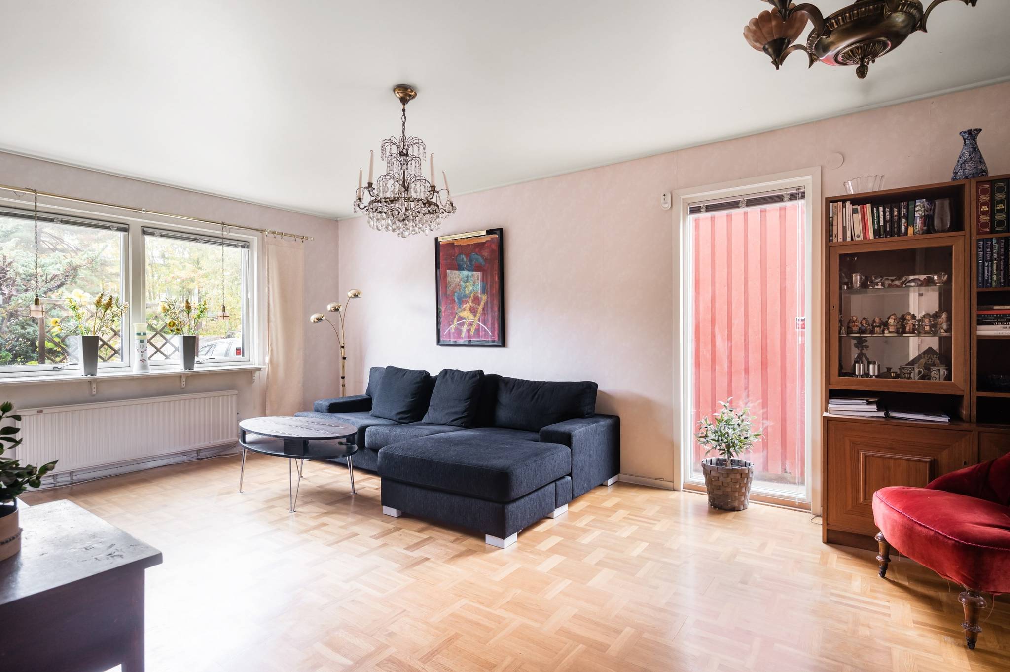 6 rum kedjehus på Svärdsliljevägen 27 Hässelby Norra Villastad, Stockholms kommun - bild 2