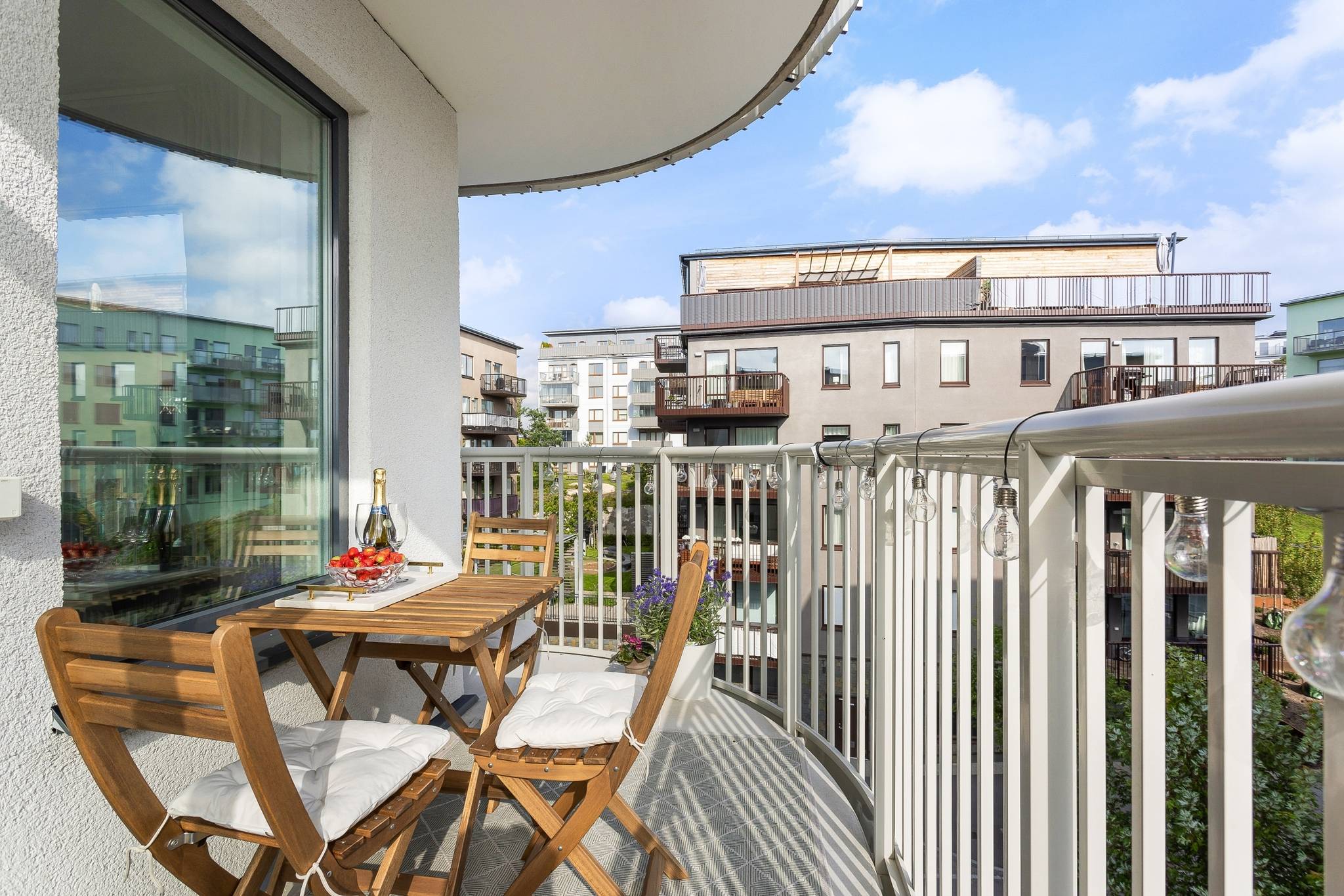 2 rum Lägenhet på Forskningsringen 82A Sundbyberg - Ursvik Sundbybergs kommun - bild 2