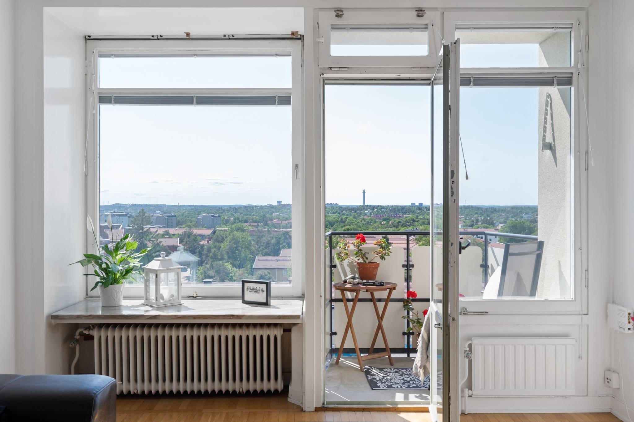 2 rum Lägenhet på Riksdalervägen 7, 8 tr Hägerstensåsen Stockholms kommun - bild 2