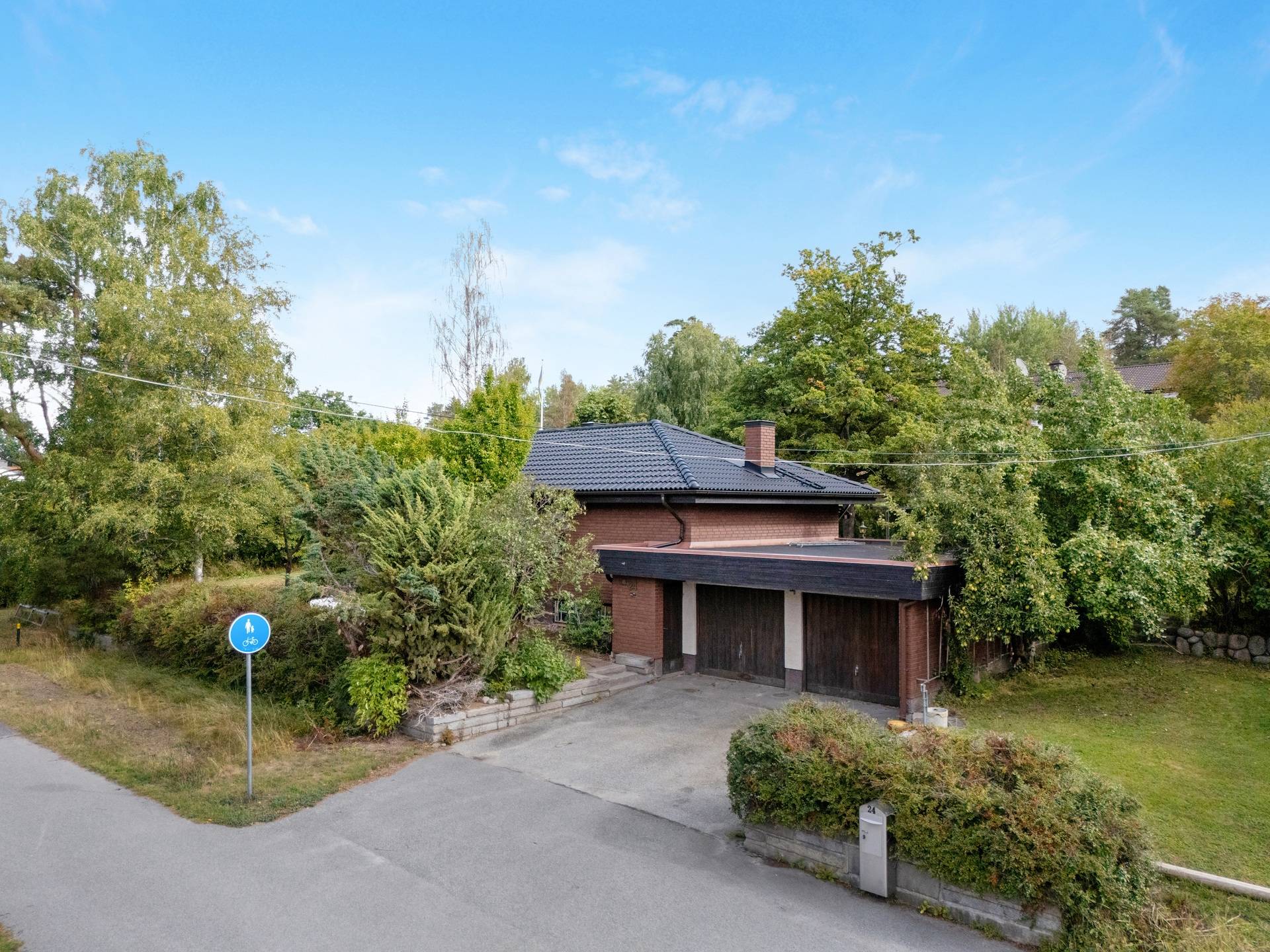 7 rum villa på Zenitvägen 24 Skälby, Järfälla kommun - bild 1