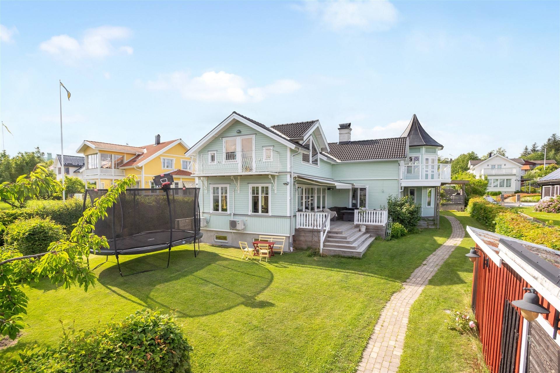 8 rum villa på Buhregatan 6 Kvisthamra, Norrtälje kommun - bild 2