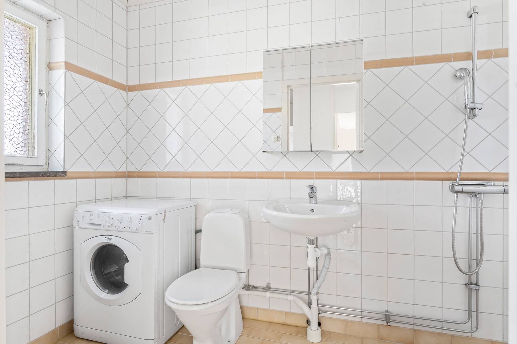 8 rum Villa på Asphagsvägen 6A Hällby Eskilstuna kommun - bild 49