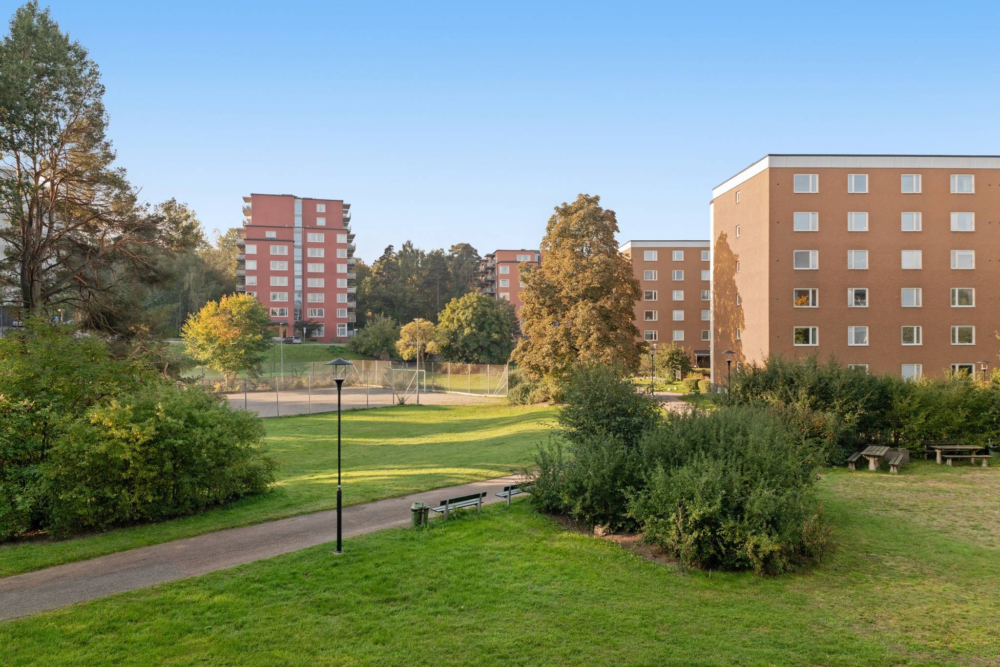 3 rum Lägenhet på Jonstorpsvägen 24 Huvudsta Solna kommun - bild 1