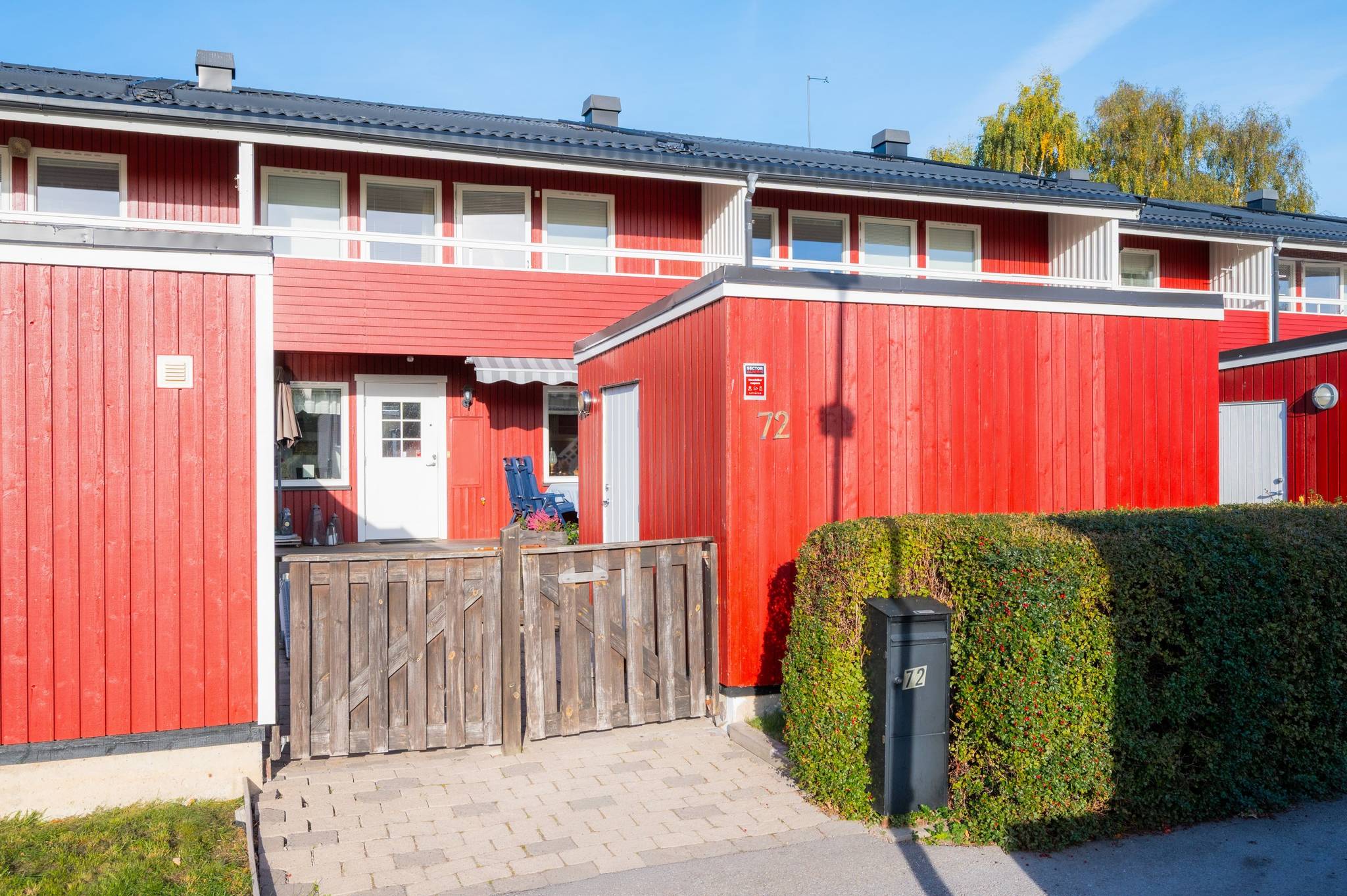 4 rum radhus på Nyponvägen 72 Peterslund, Oxelösunds kommun - bild 1