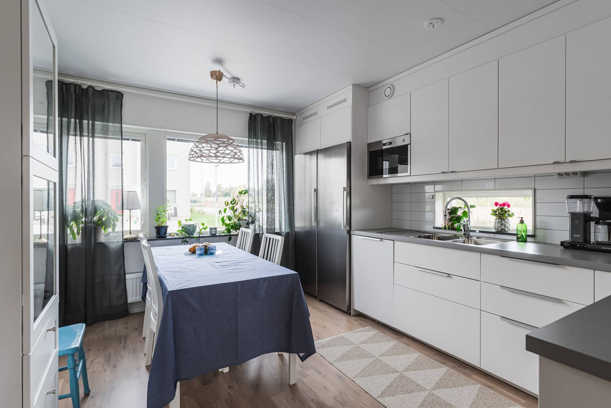 5 rum radhus på Hellbyvägen 10D Mosås, Örebro kommun - bild 3