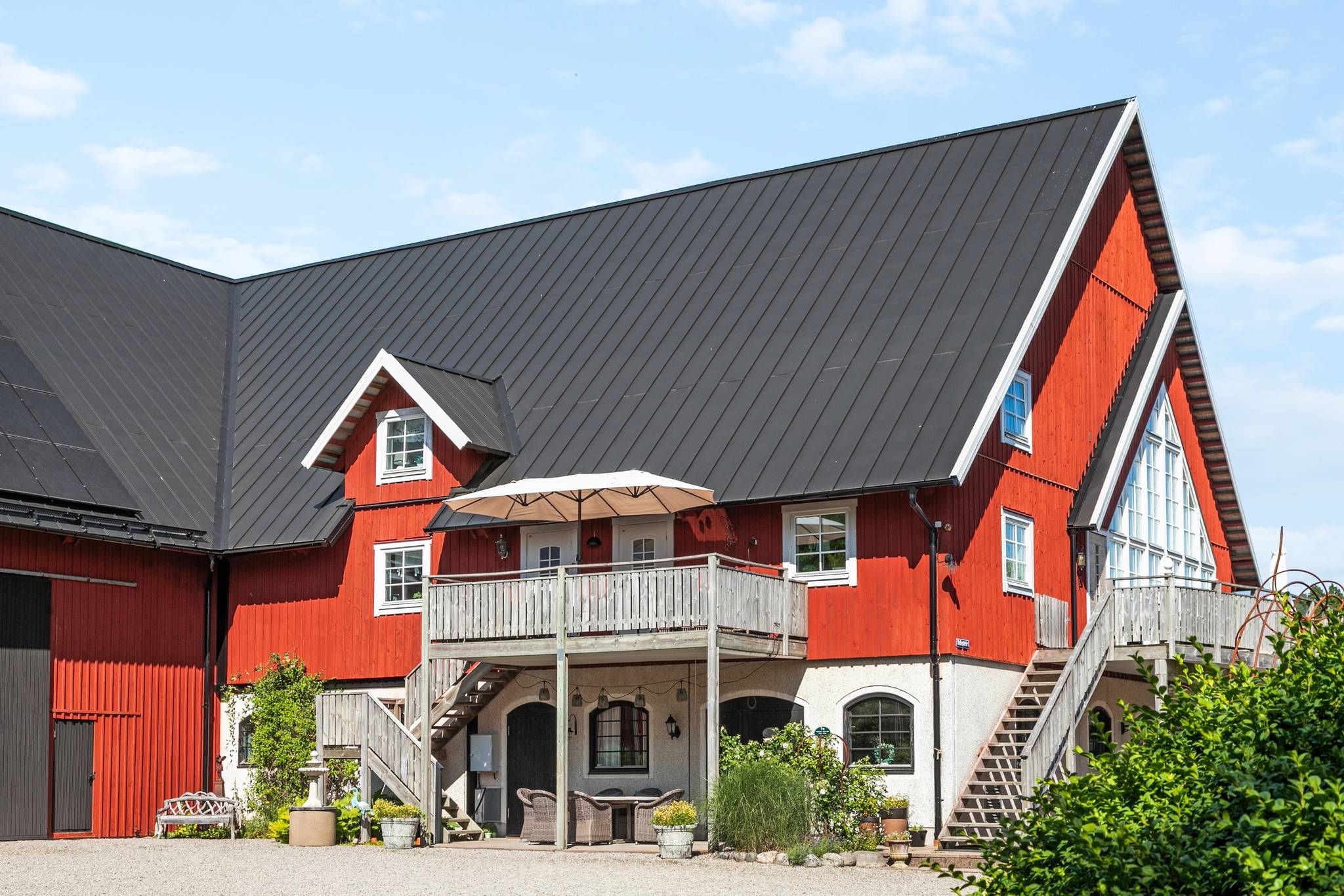 9 rum gård med skogsbruk på Brearedsvägen 254 Frillesås, Kungsbacka kommun - bild 3