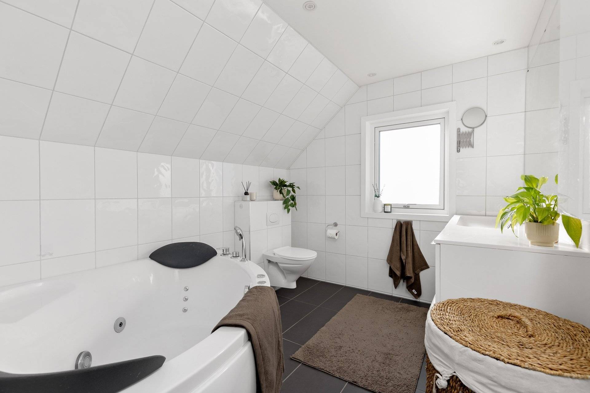 4 rum Kedjehus på Nederstavägen 25 Tungelsta Haninge kommun - bild 38
