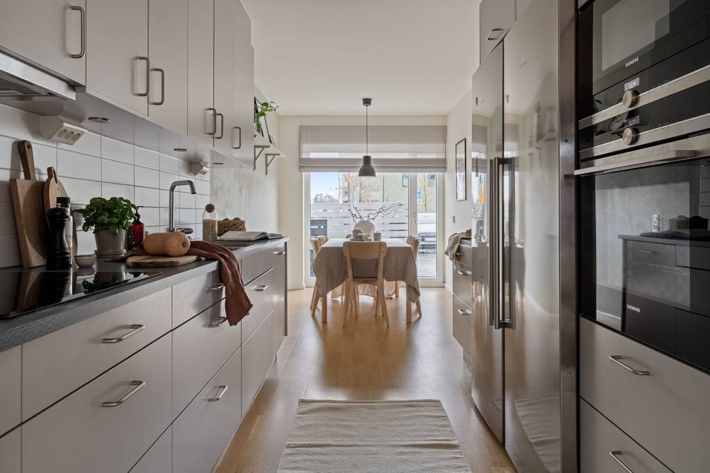6 rum Par-/kedje-/radhus på Karin Larssons väg 17 Lilla Sköndal Stockholms kommun - bild 21