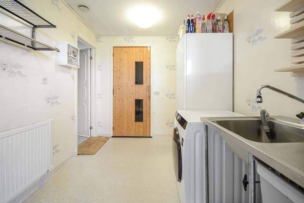 5 rum Parhus på Rymdvägen 32 Lombolo Kiruna kommun - bild 13