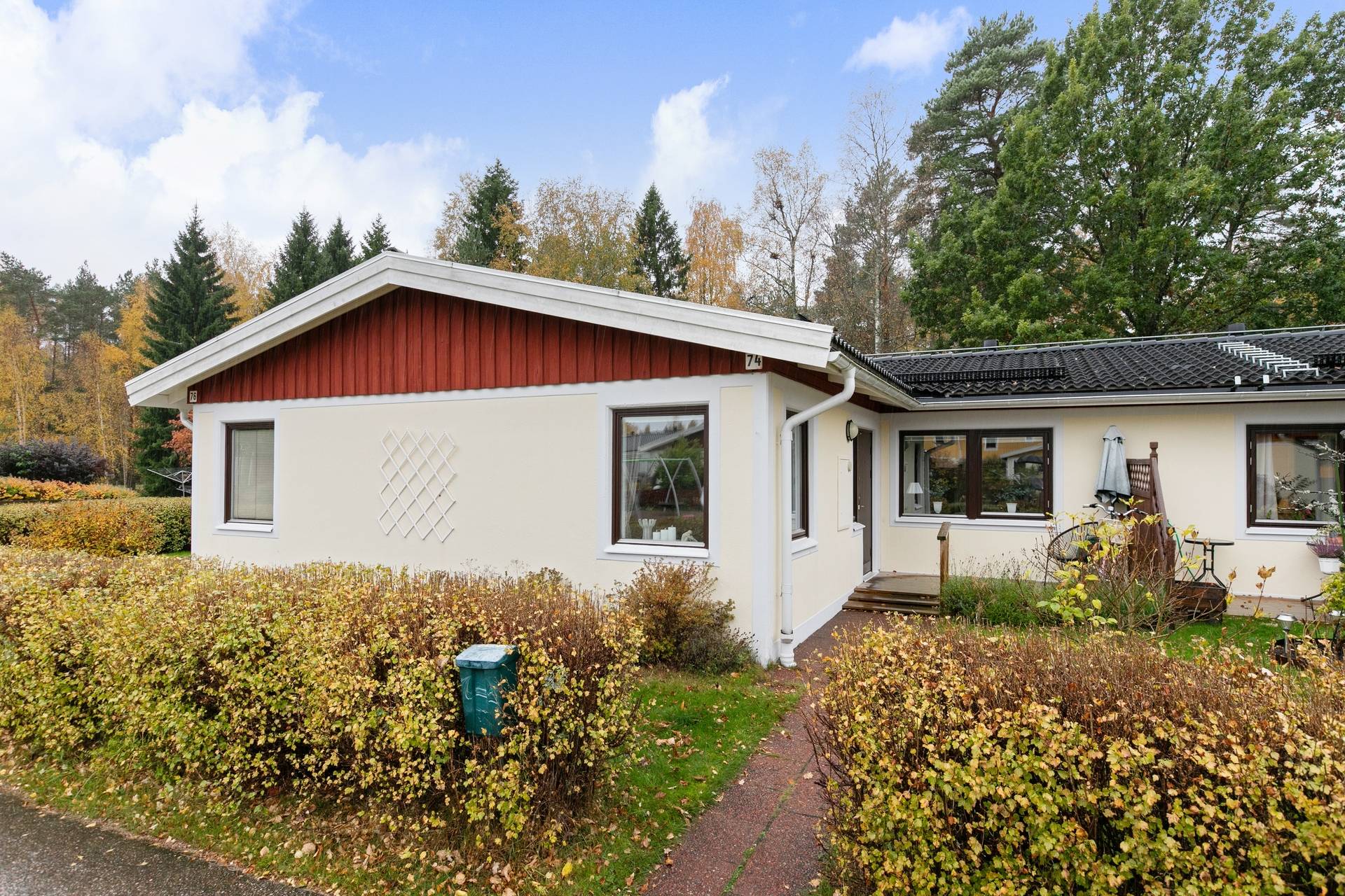 3 rum Radhus på Pukslagarvägen 74 Södra Bomhus Gävle kommun - bild 1
