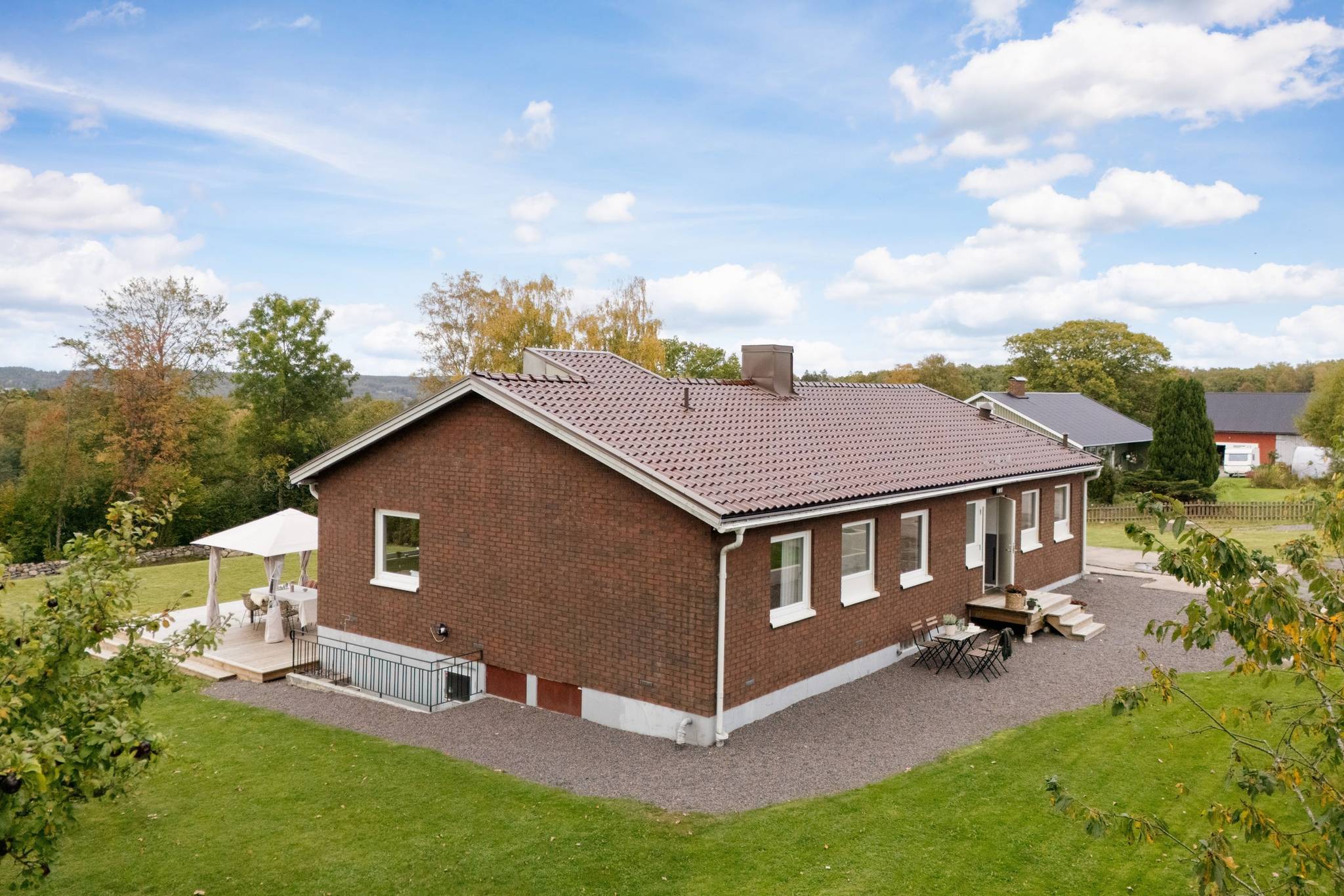 17 rum Villa på Kullavägen 34 Tostared Marks kommun - bild 33