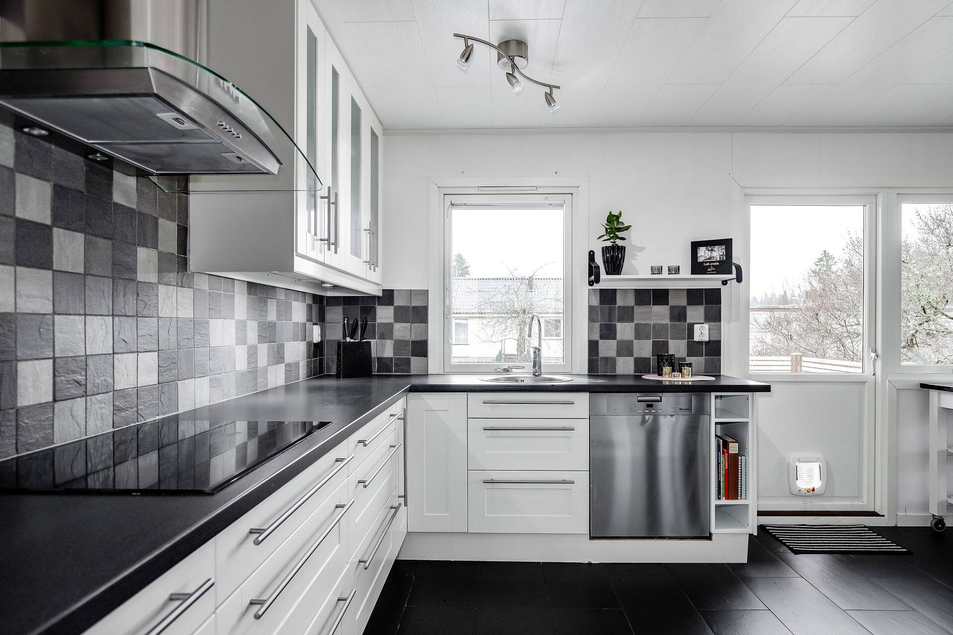 6 rum Villa på Tjärdalsgatan 1 Norra Vallby Västerås kommun - bild 4