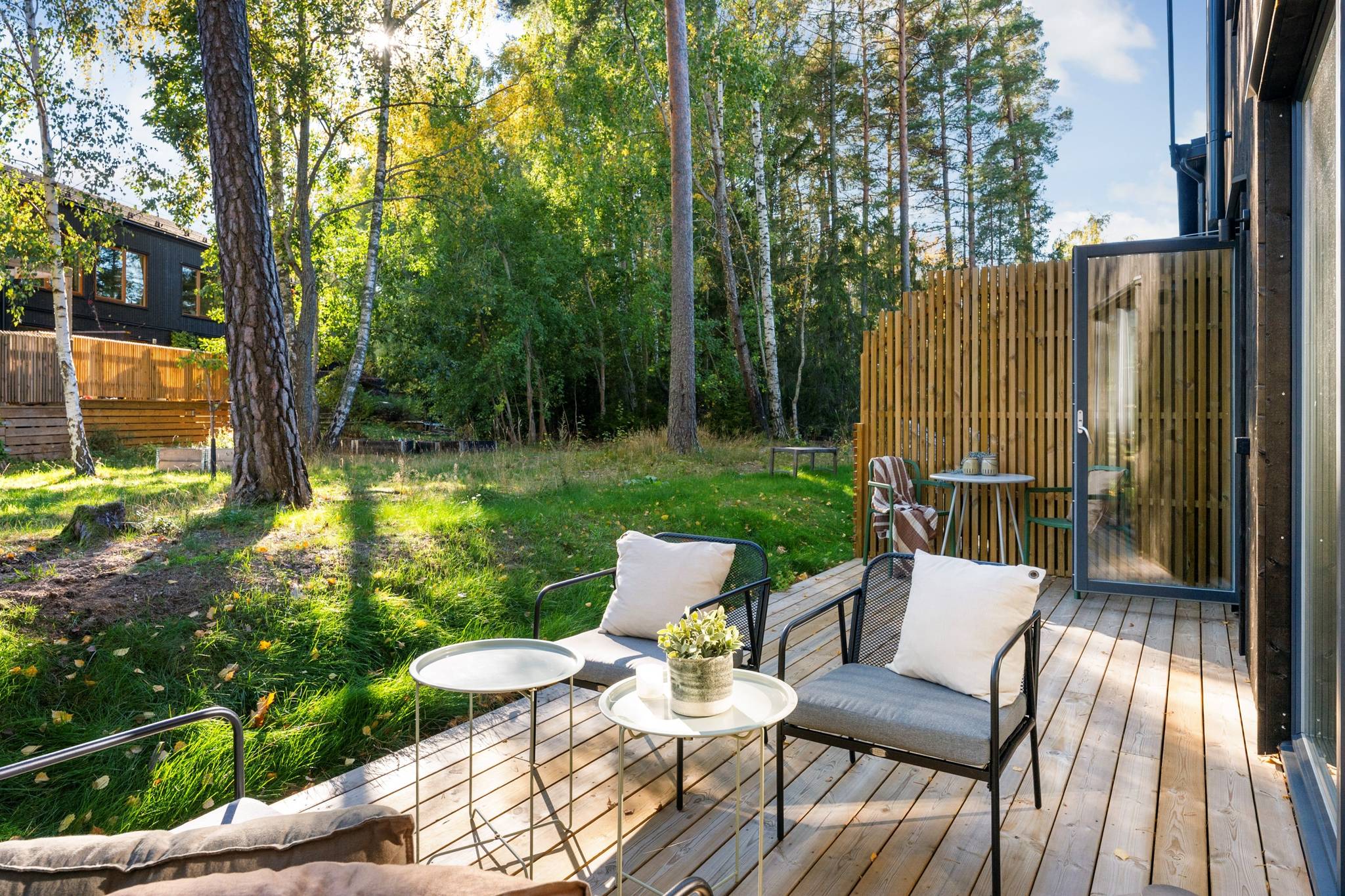 6 rum radhus på Lovisedalsvägen 25A Älta - Lovisedal, Nacka kommun - bild 3