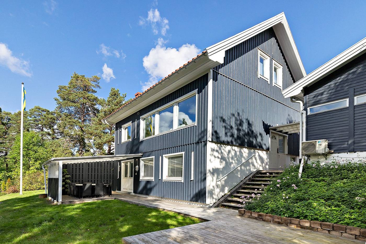 6 rum Villa på Blixtvägen 51 Berghem Järfälla kommun - bild 2