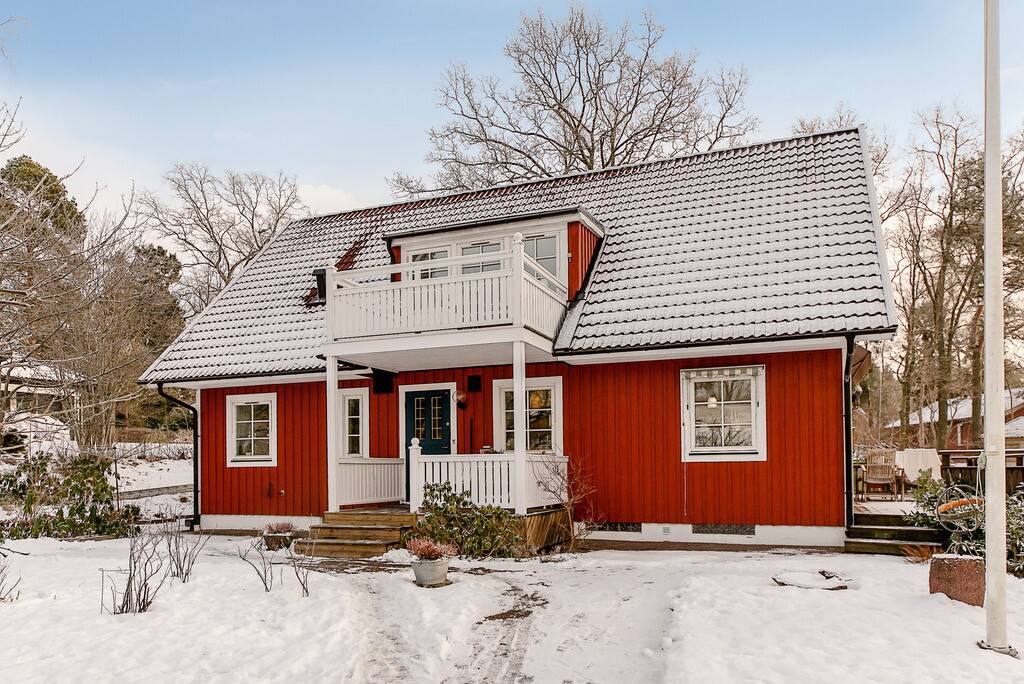 9 rum Villa på Liljekonvaljens väg 24 Lännersta Nacka kommun - bild 3