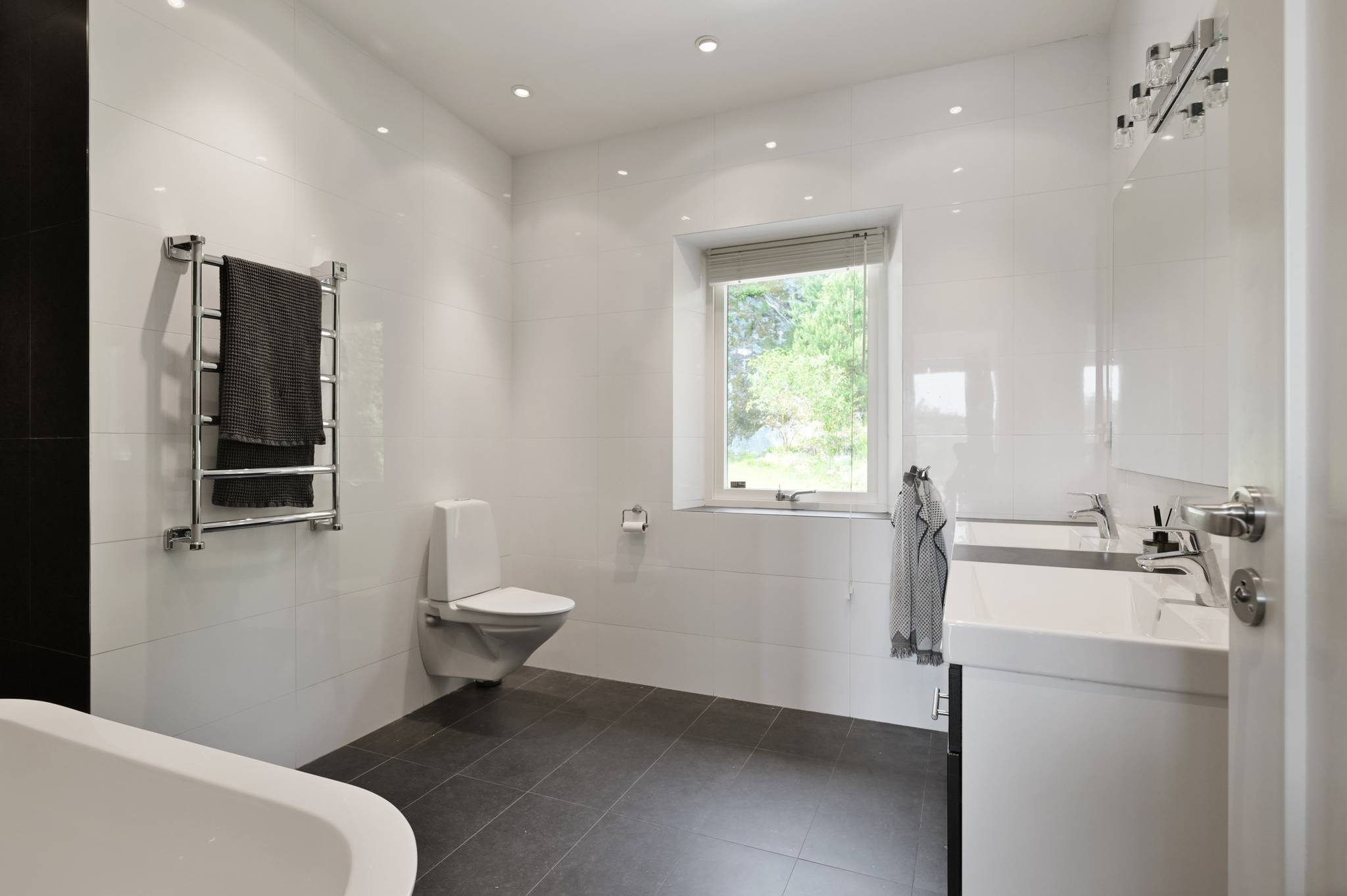 180 m² Villa på Långsjövägen 65A Trollbäcken Tyresö kommun - bild 19