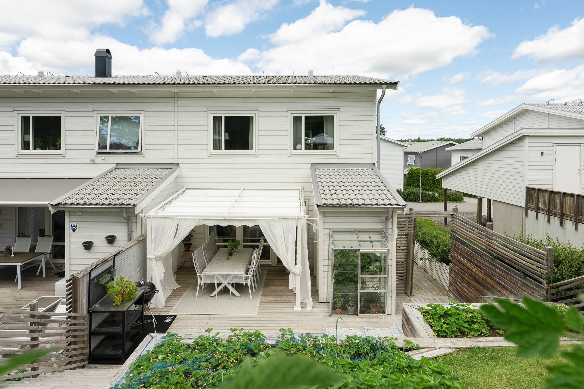 5 rum radhus på Norra Atriumvägen 42 Kvisslingby, Österåkers kommun - bild 2