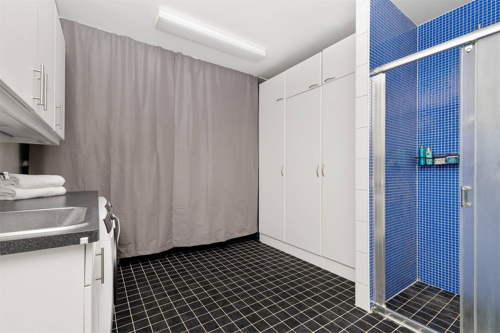 4 rum Radhus på Blomstervägen 7D Finntorp Nacka kommun - bild 36