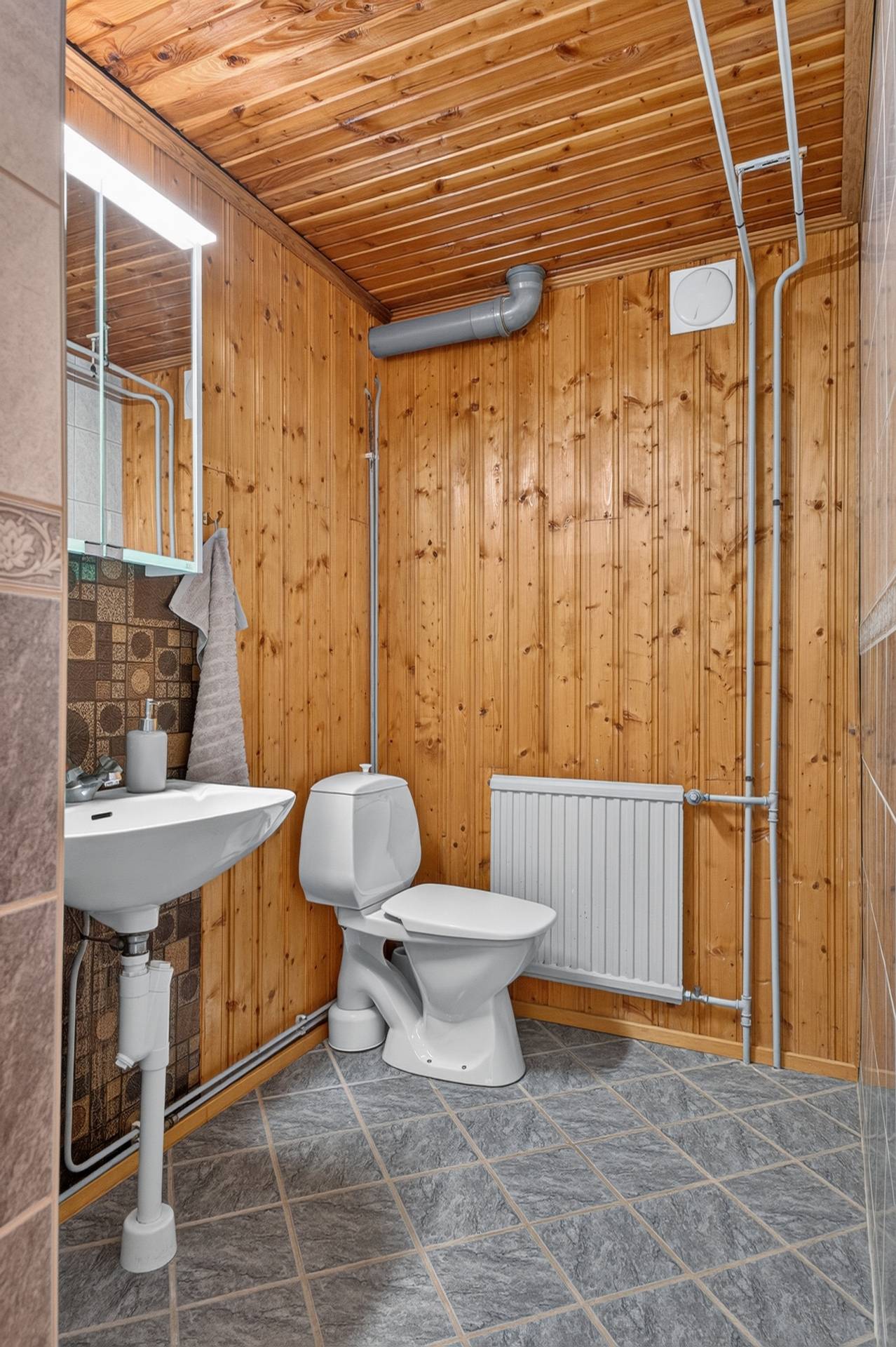 4 rum Villa på Enebacksvägen 51 Tidaholms kommun - bild 36
