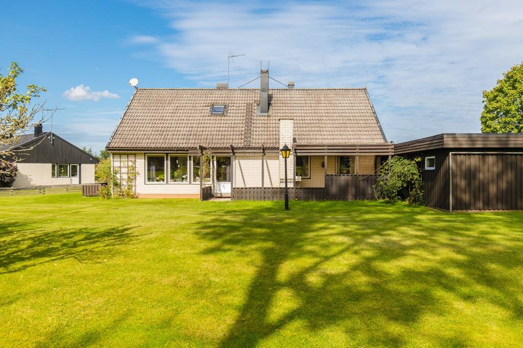 7 rum Villa på Karlslundsvägen 21 Götene/Sil Götene kommun - bild 39