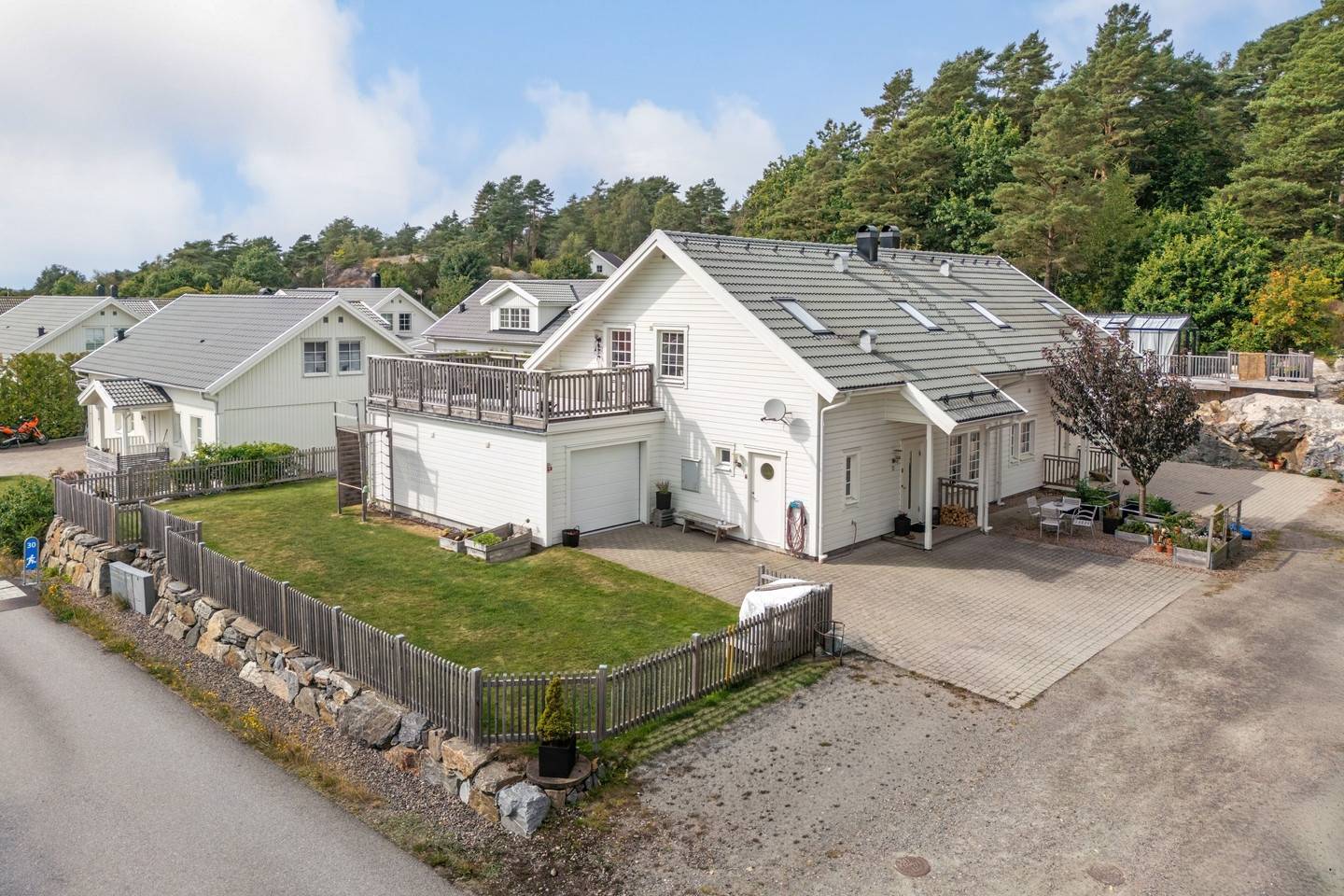 5 rum Parhus på Truskärsvägen 1D Tjuvkil/ Lycke Kungälvs kommun - bild 3