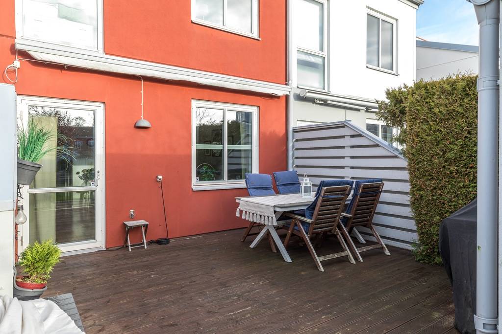4 rum Par-/kedje-/radhus på Polis Larssons väg 36 Klagshamn Malmö kommun - bild 32