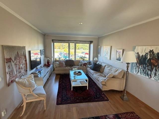 5 rum lägenhet på Veckovägen 9, 2 tr. Jakobsberg, Järfälla kommun - bild 2