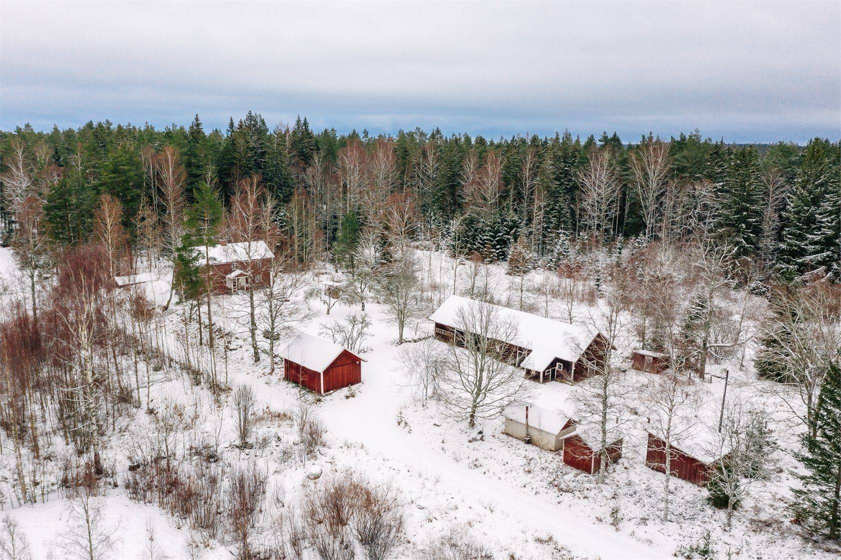 3 rum Villa på Myrhult Sjöbråten 67 ca 1,3 ha Myrhylt - Sjöbråten Töreboda kommun - bild 3