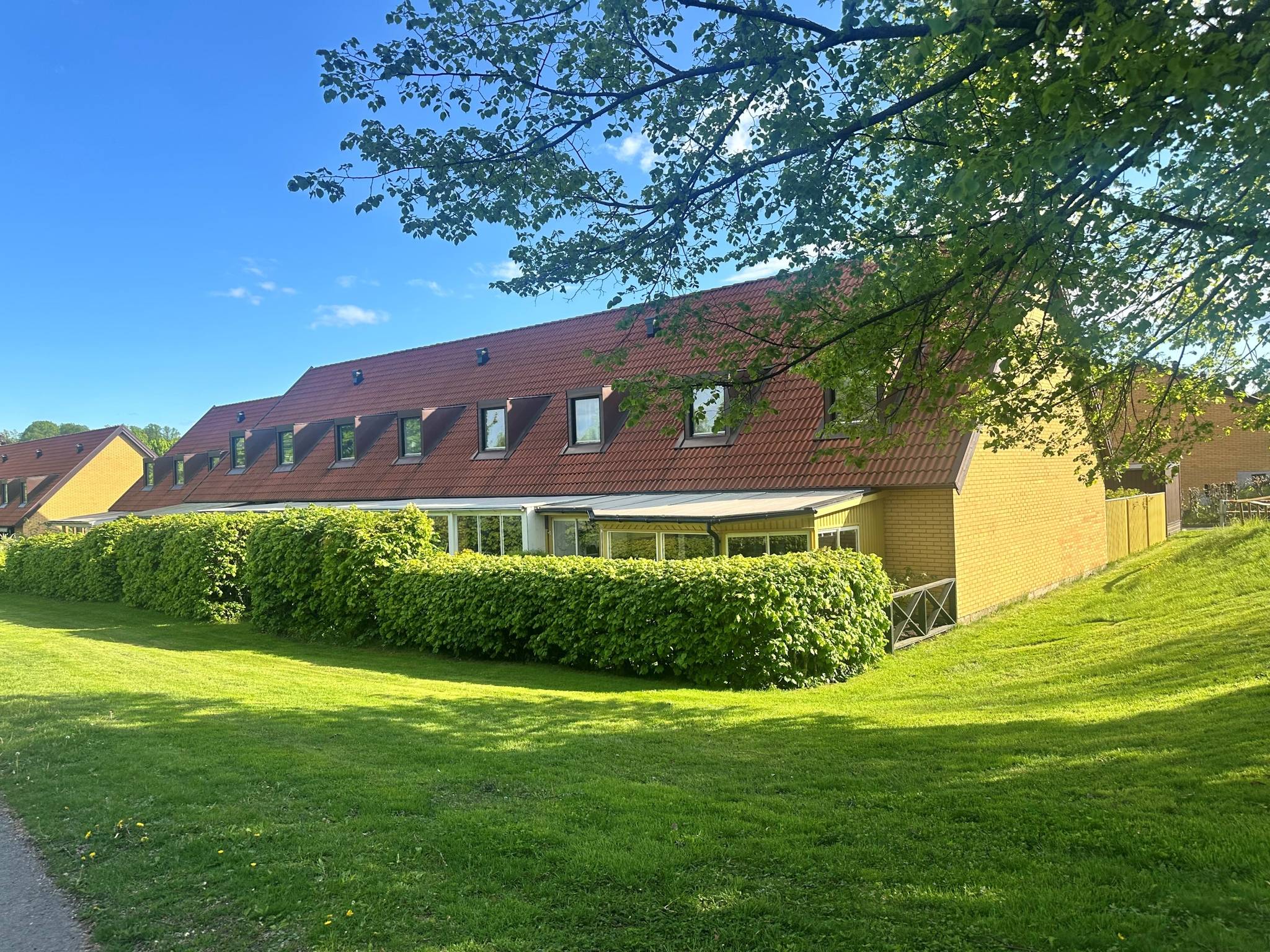 5 rum radhus på Surbrunnsgränd 46 Brunnsängen, Örebro kommun - bild 1