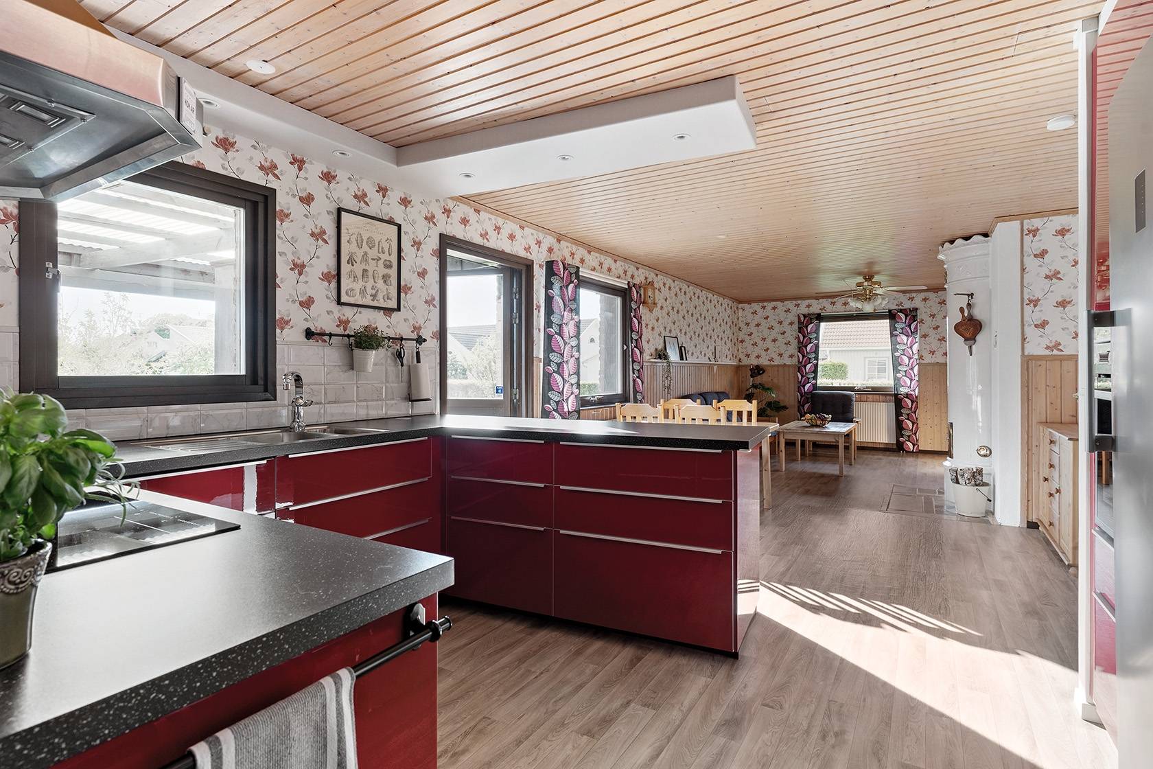 6 rum villa på Rapphönegatan 22 Centrala Vårgårda, Vårgårda kommun - bild 4