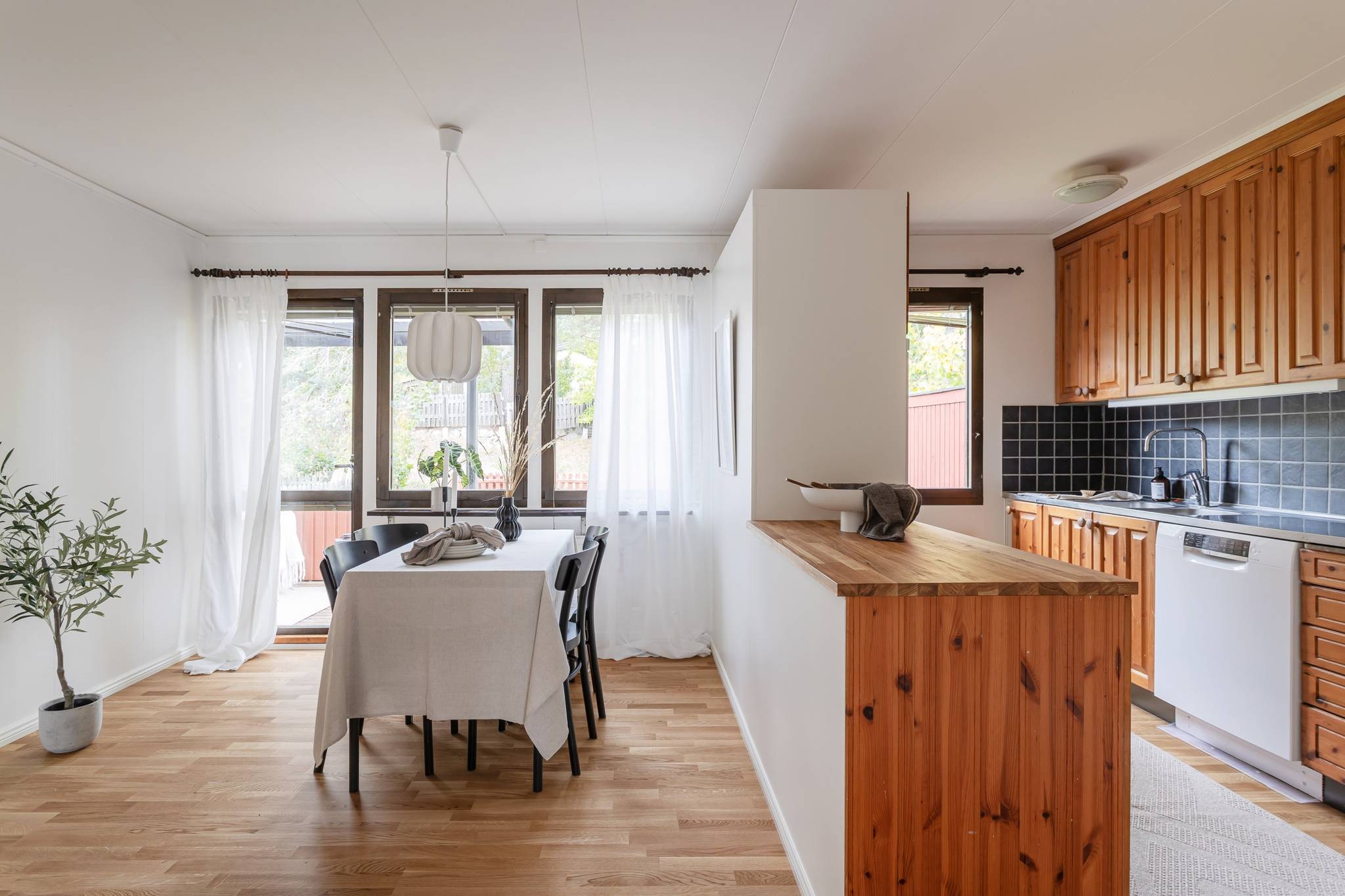 5 rum Radhus på Porsvägen 318 Vaxmora Sollentuna kommun - bild 8