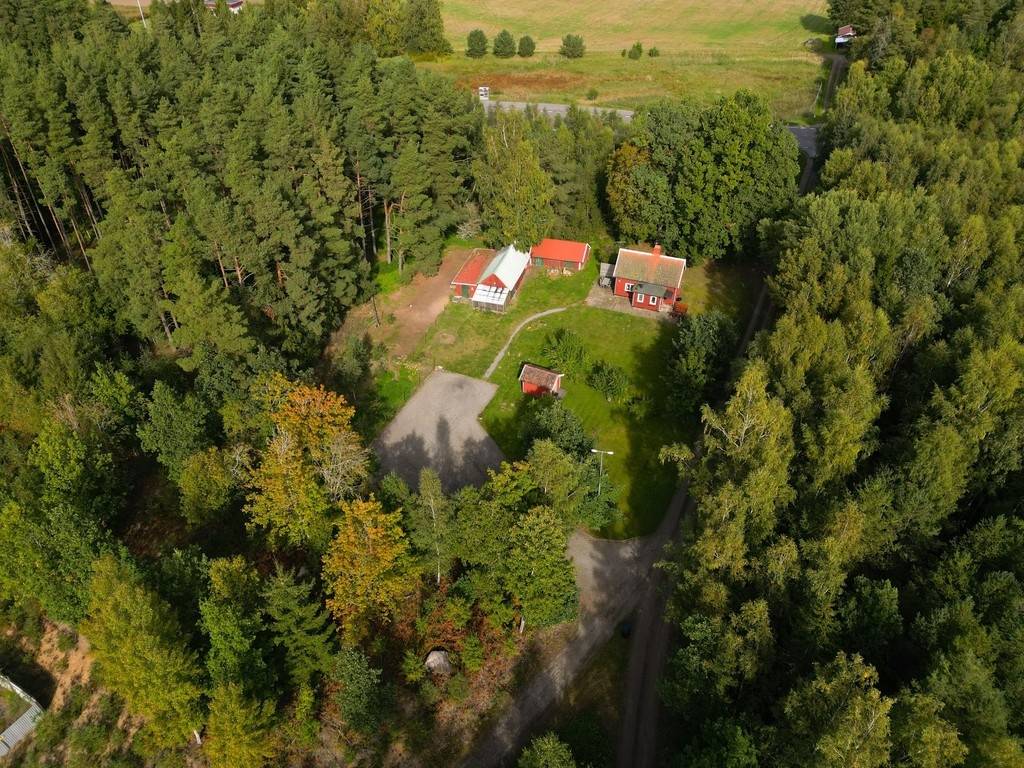 3 rum Gård utan jordbruk på Hasslösa Petersborg 1 Hasslösa Lidköpings kommun - bild 44