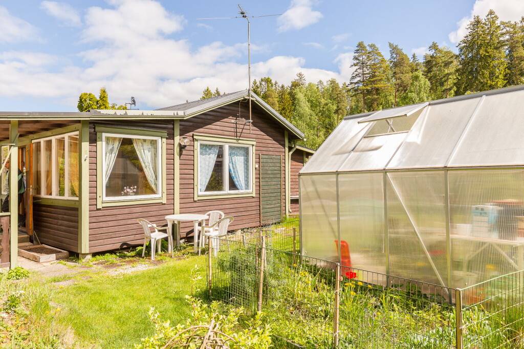 2 rum Fritidsboende på Blomkålsstigen 2 Eklundsfältets Koloniområde Södertälje kommun - bild 13